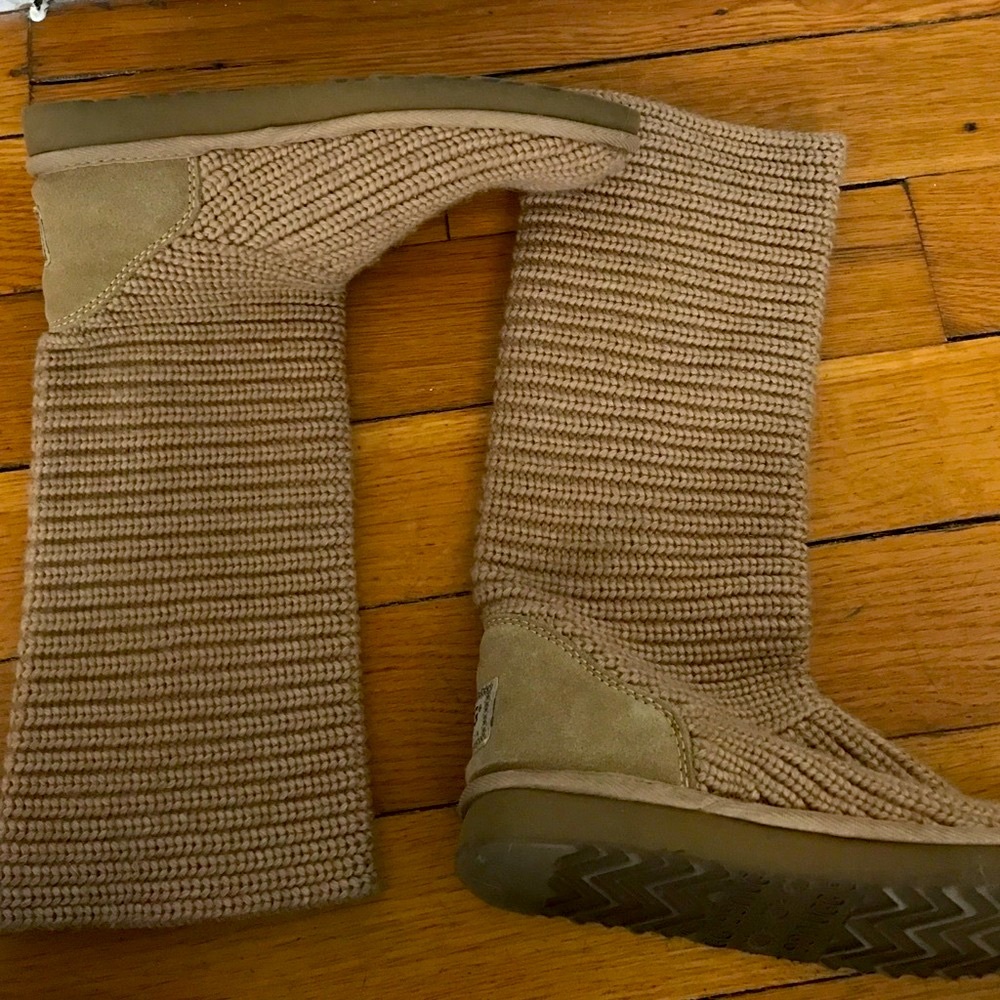 Crochet ugg boots in camel / for spring!